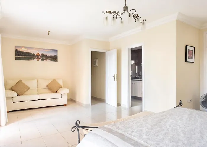 Terrazas Del Duque Sunset Apartment