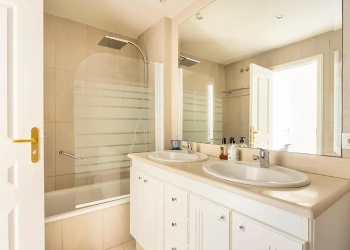 Terrazas Del Duque Sunset *